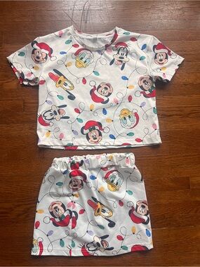 Size 7/8 Kids White Holiday Mickey & Friends Skirt and Shirt set